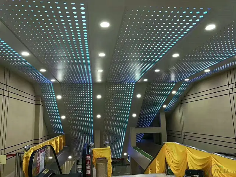 Sa anong mga field ginagamit ang mga perforated panel?